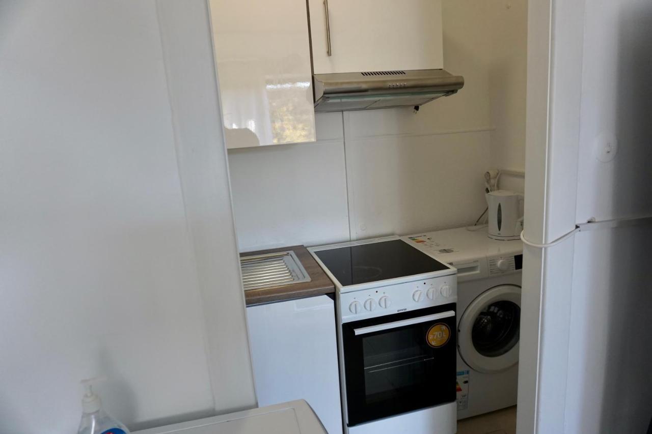 Alster Hamburg - Saniertes Und Mobliertes Apartment Mit Bad Und Kuche Екстериор снимка