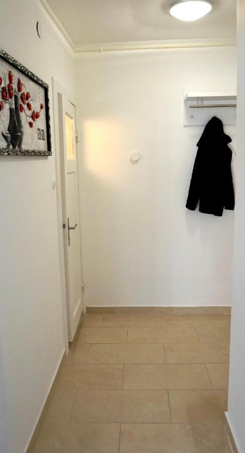 Alster Hamburg - Saniertes Und Mobliertes Apartment Mit Bad Und Kuche Екстериор снимка