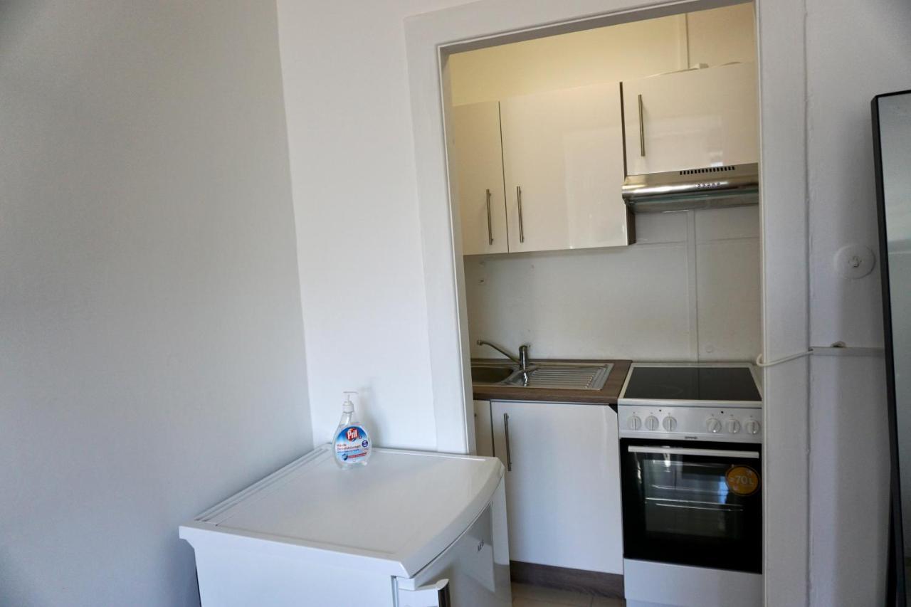 Alster Hamburg - Saniertes Und Mobliertes Apartment Mit Bad Und Kuche Екстериор снимка