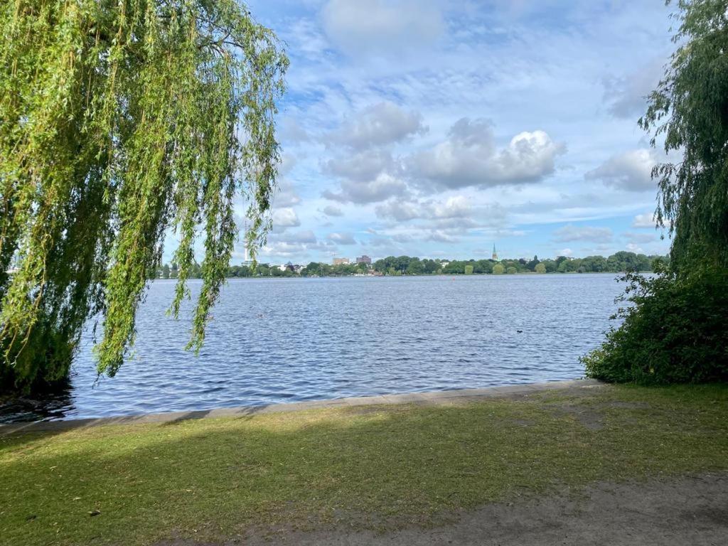 Alster Hamburg - Saniertes Und Mobliertes Apartment Mit Bad Und Kuche Екстериор снимка